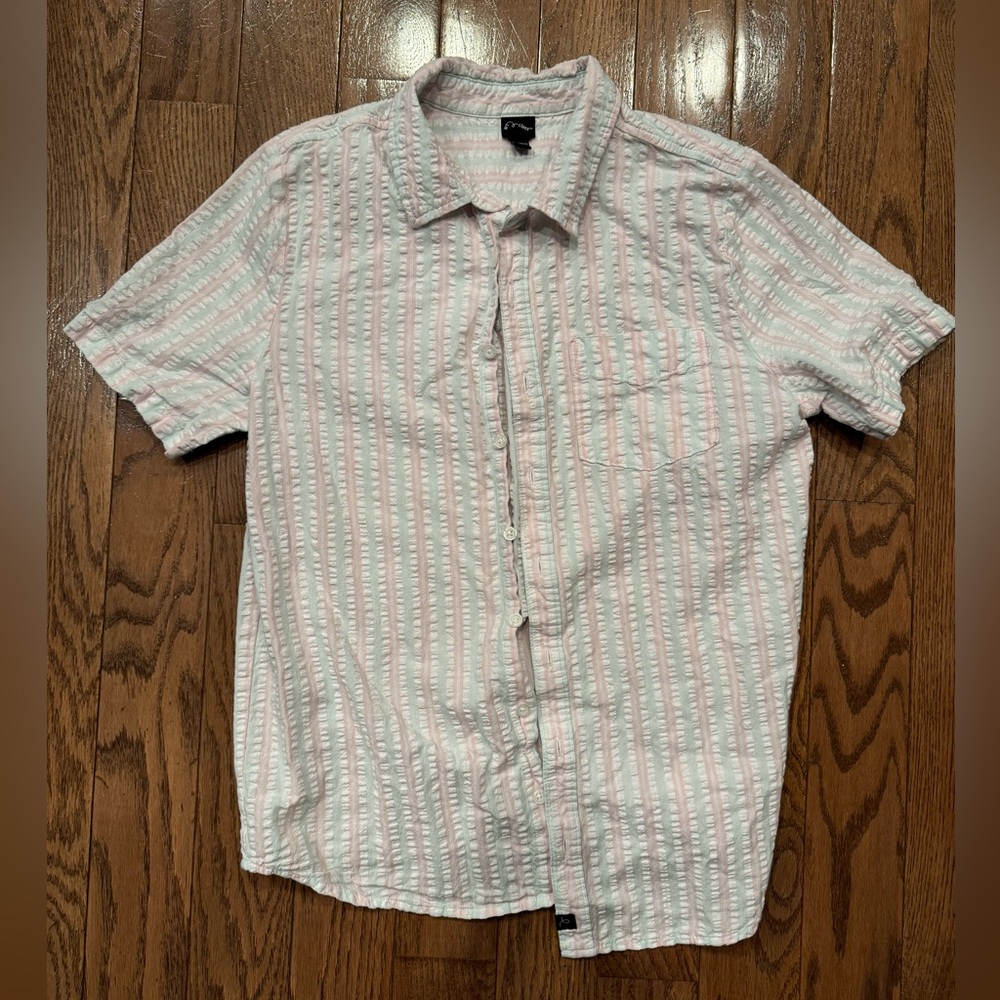 Short sleeve button down